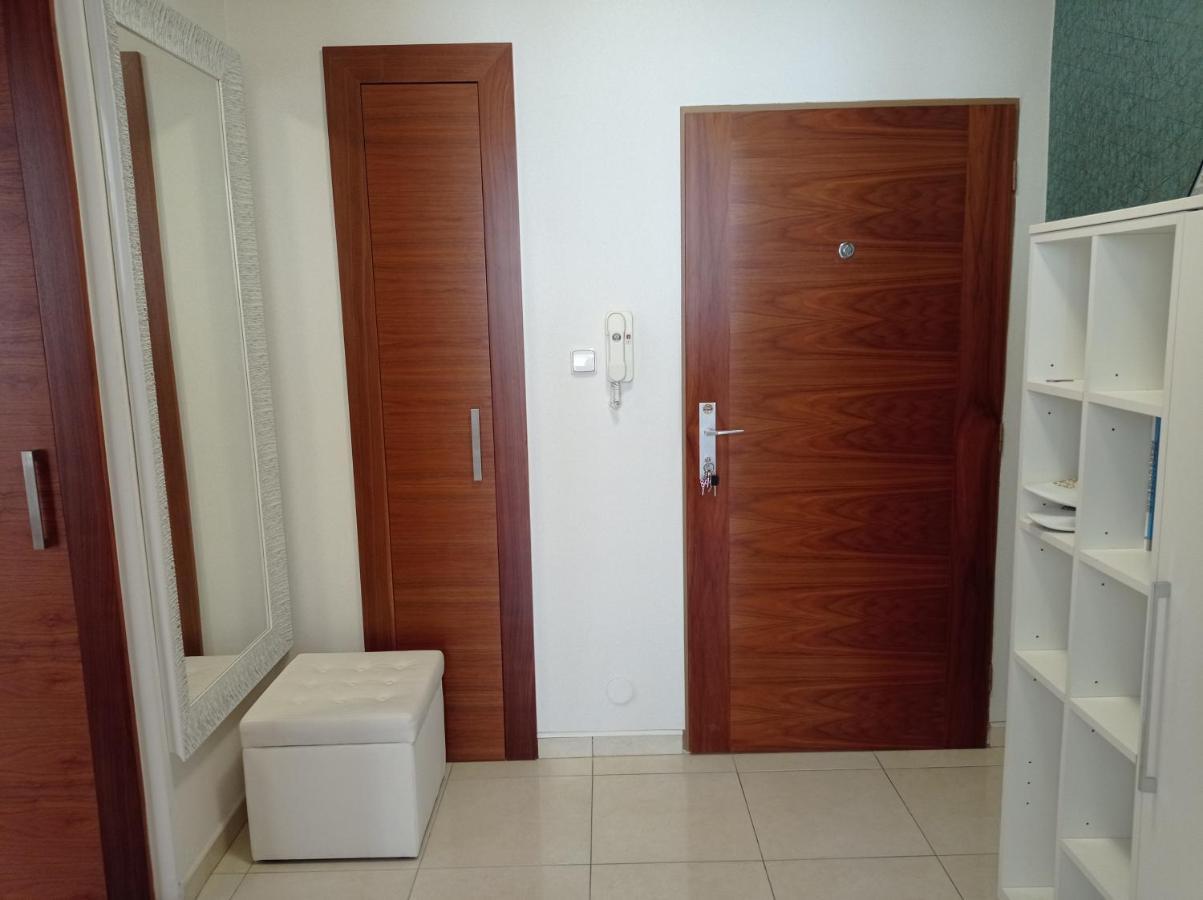 Amazing Flat In Old Town With Large Balcony Appartement Bratislava Buitenkant foto