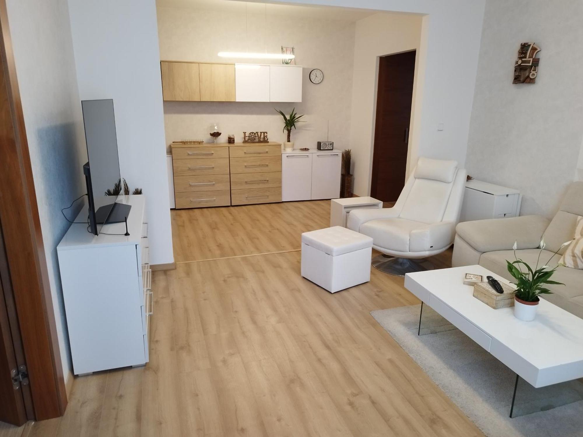 Amazing Flat In Old Town With Large Balcony Appartement Bratislava Buitenkant foto